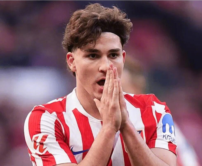 半岛体育注册网址-切尔西召回前锋福法纳拟出售,巴黎等队关注马竞阿尔瓦雷斯|每日邮报|英格兰|卡拉古鲁克|马德里竞技|None_新浪体育_新浪新闻