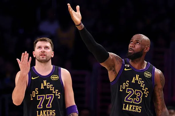 半岛体育APP-MacMahon:詹姆斯在湖人像后座乘客,球队已进入东契奇时代